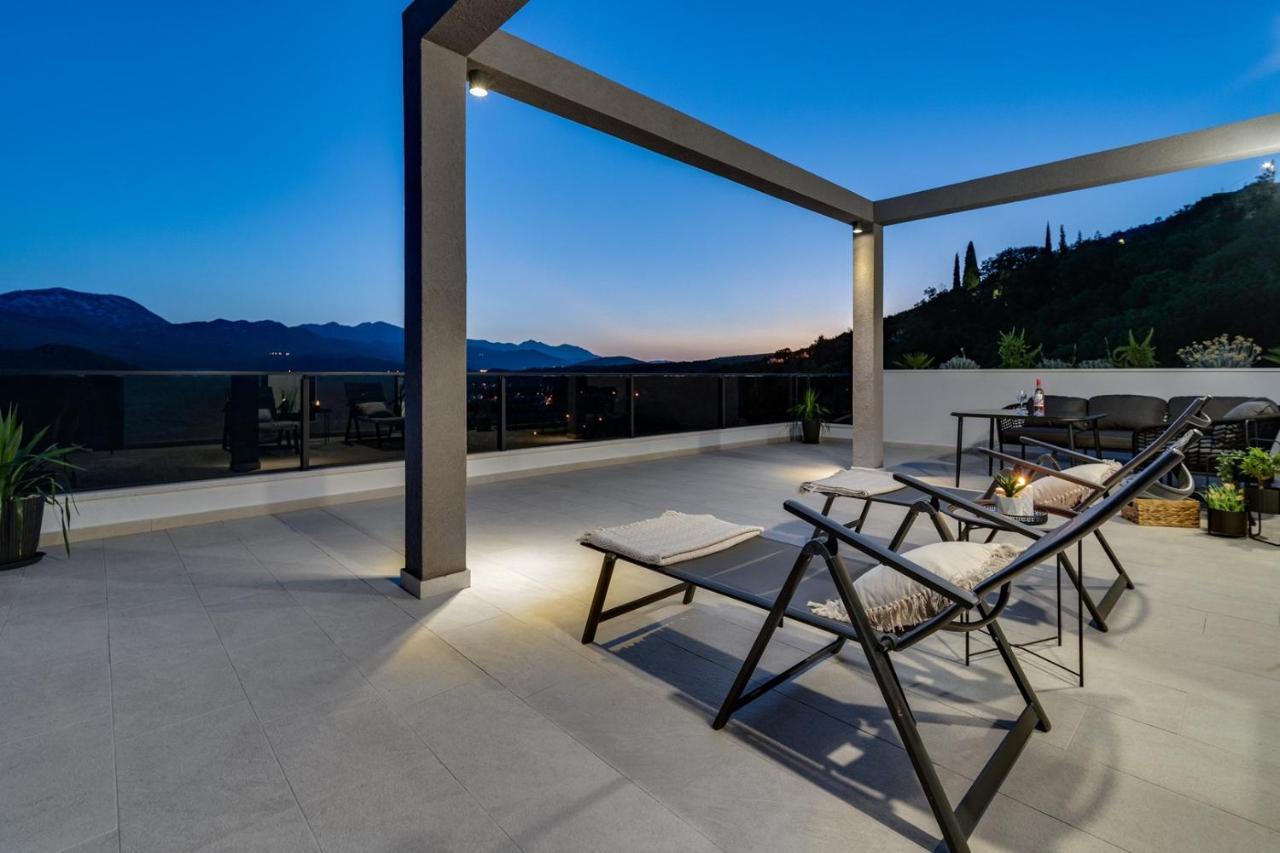 Villa Neda Heated Pool, Hot-tub, Sauna, 3 Bedrooms